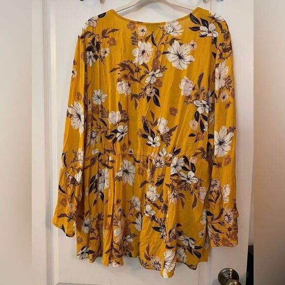 Torrid Babydoll Gauze Yellow Floral Crochet Trim Lace-Up Top Size 2X EUC - Picture 2 of 15